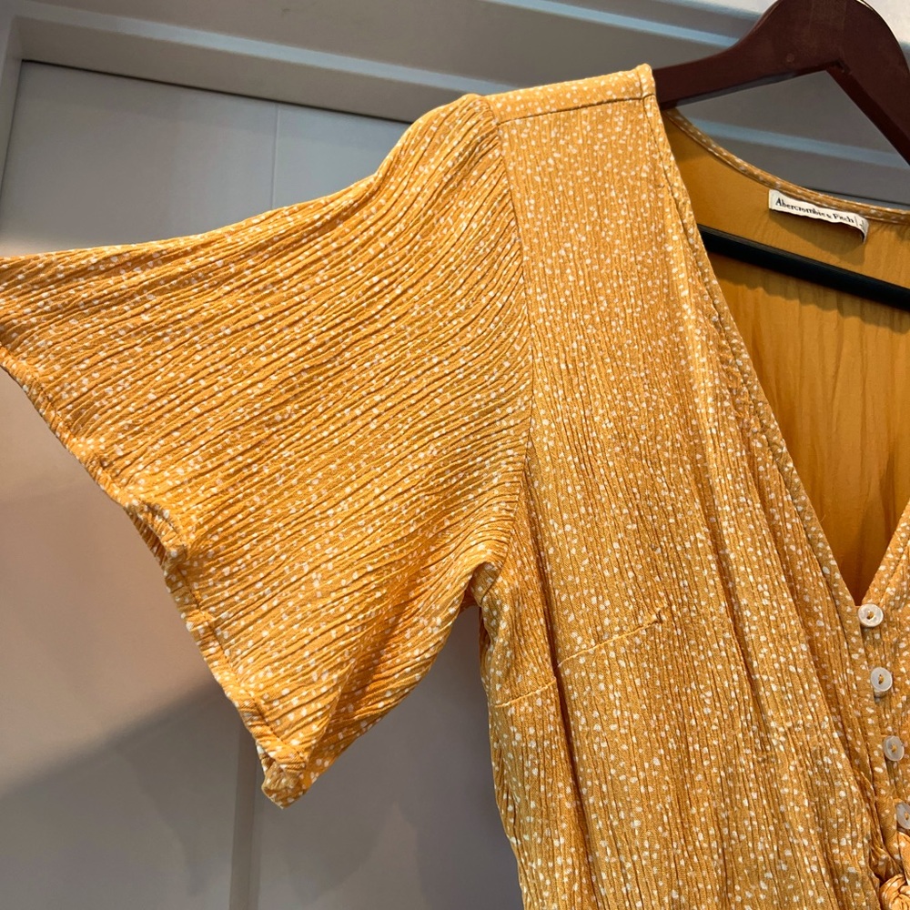 Abercrombie Yellow Tie Front Dress with Short Sleeves - Picture 2 of 6
